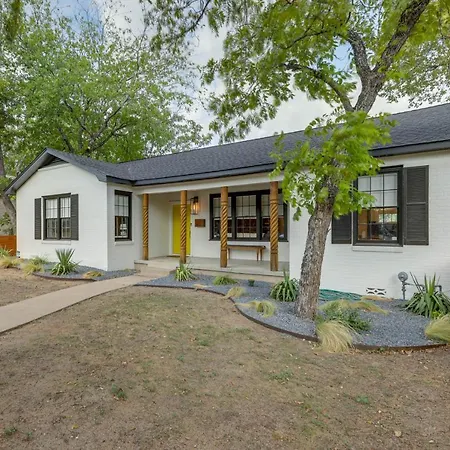Family-Friendly Austin House With Screened Porch!